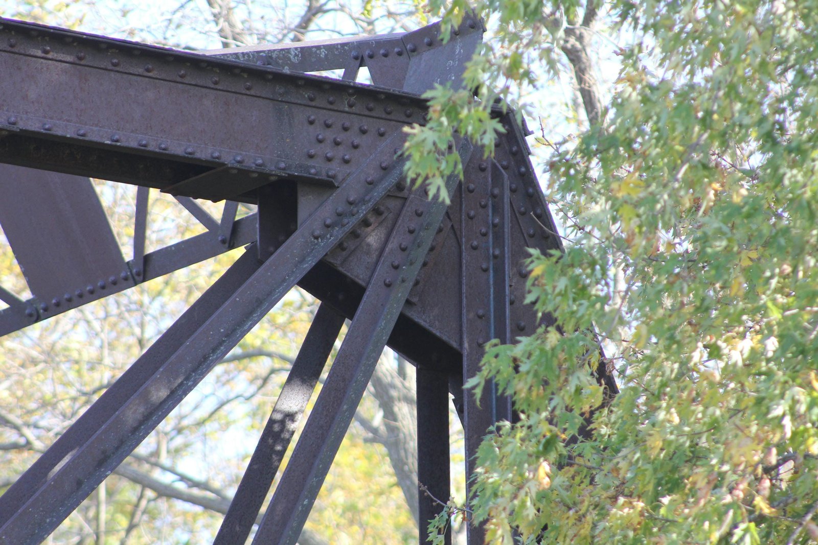 Upper angle connection